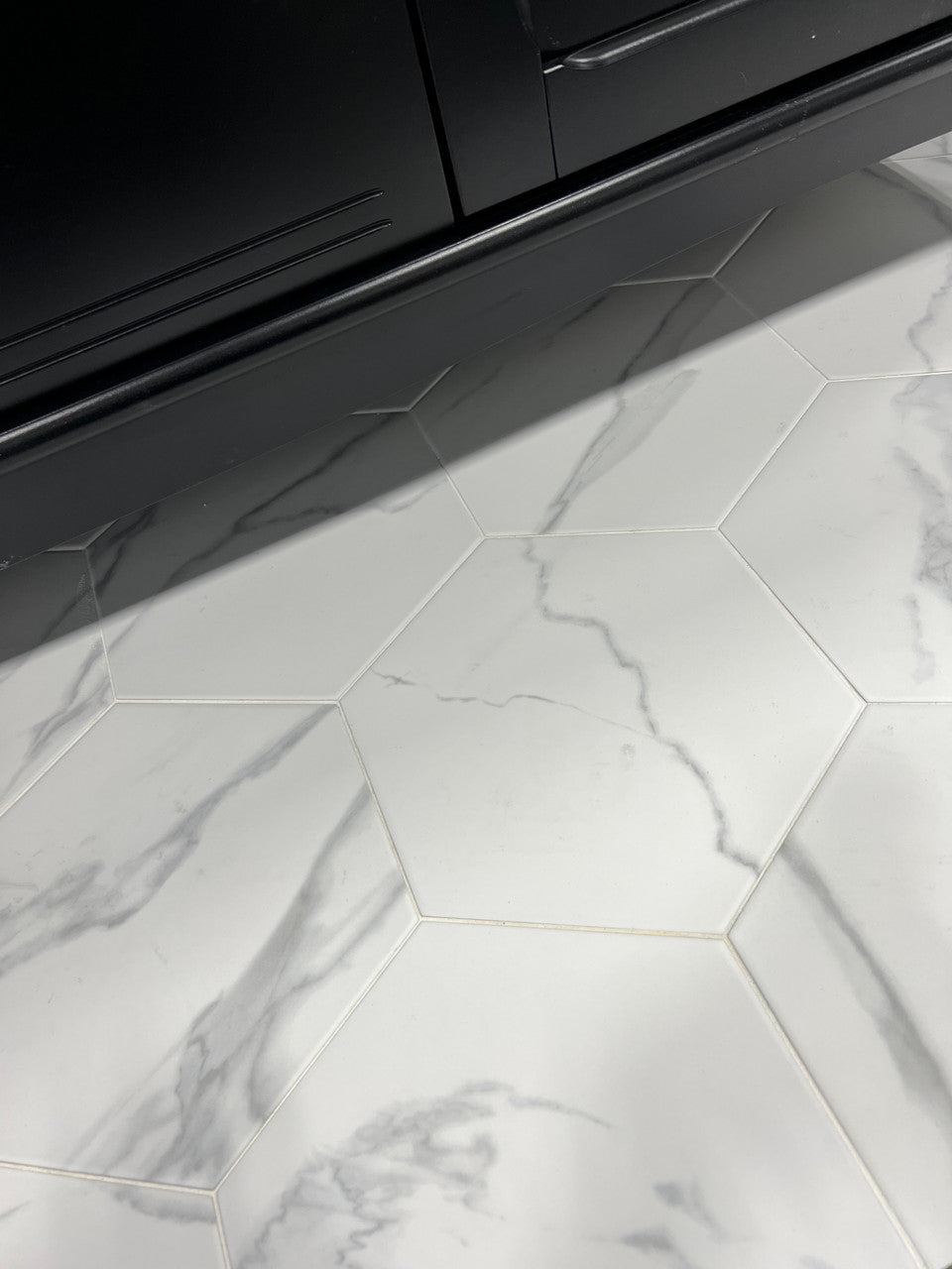 Nilo 10" Hexagon Matte