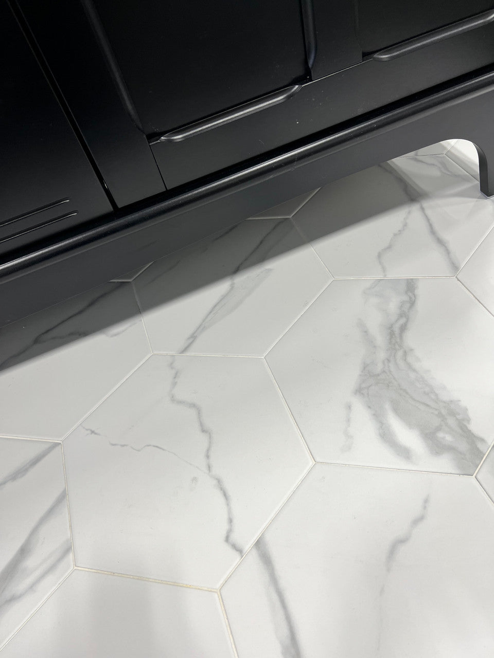 Nilo 10" Hexagon Matte