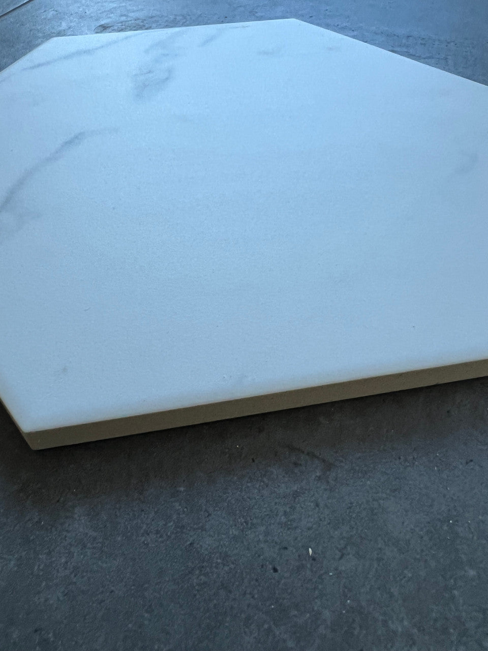 Nilo 10" Hexagon Matte