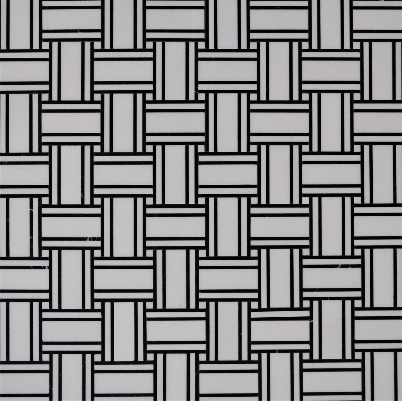 Lyon Strip - Thassos with Jet Black