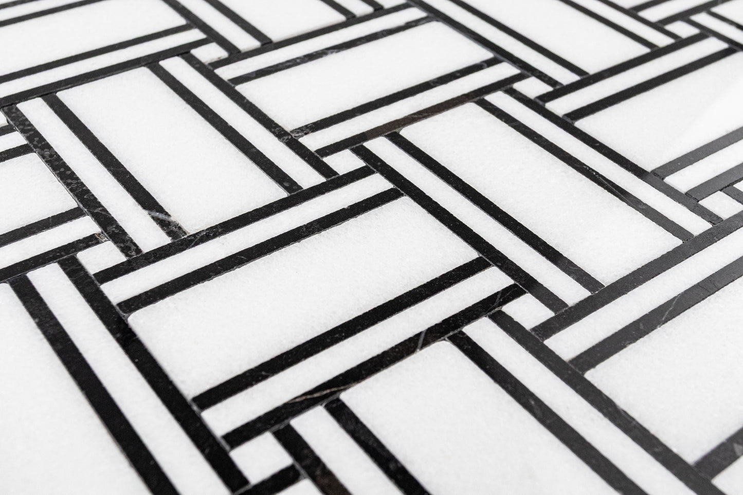 Lyon Strip - Thassos with Jet Black