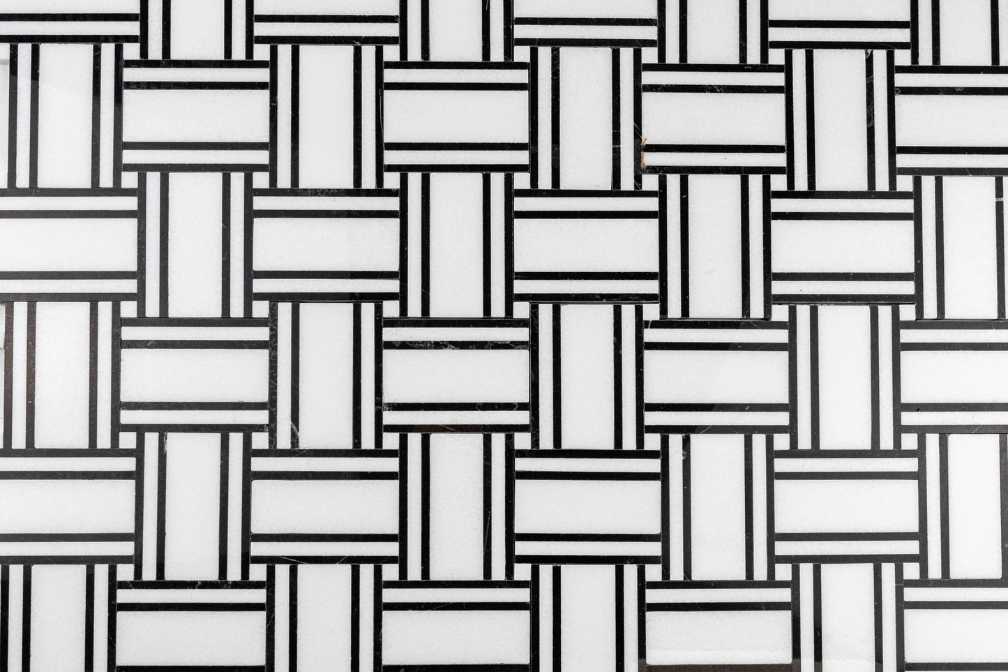 Lyon Strip - Thassos with Jet Black