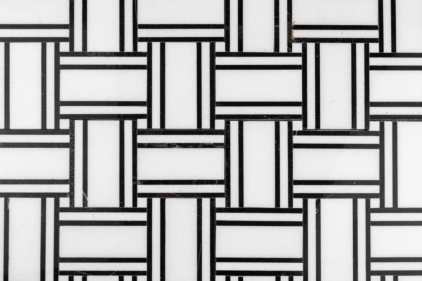 Lyon Strip - Thassos with Jet Black