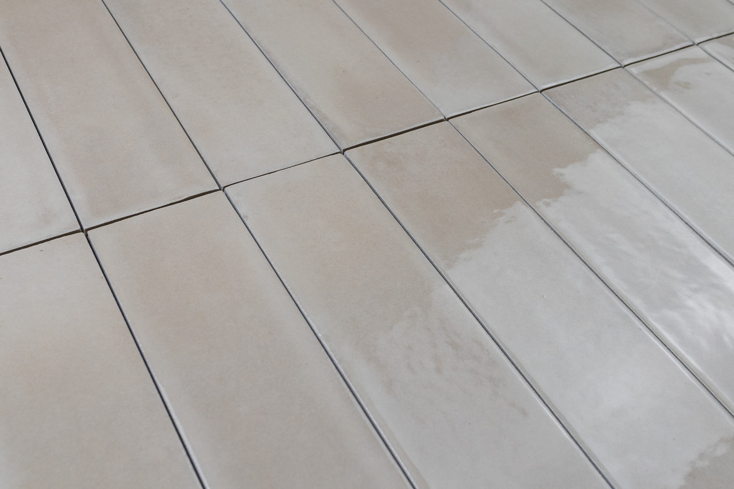 Lacie Brick - Sabbia Glossy